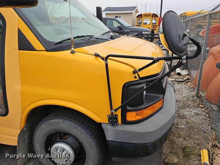 image for item DQ8550 2009 Chevrolet CG33803  school bus