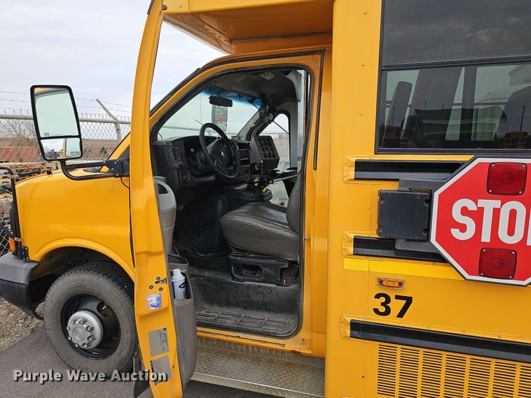 image for item DQ8550 2009 Chevrolet CG33803  school bus