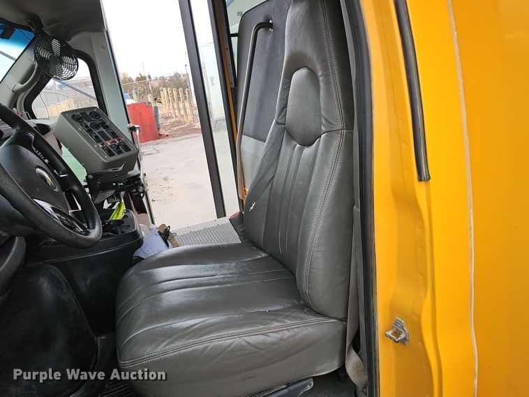 image for item DQ8550 2009 Chevrolet CG33803  school bus