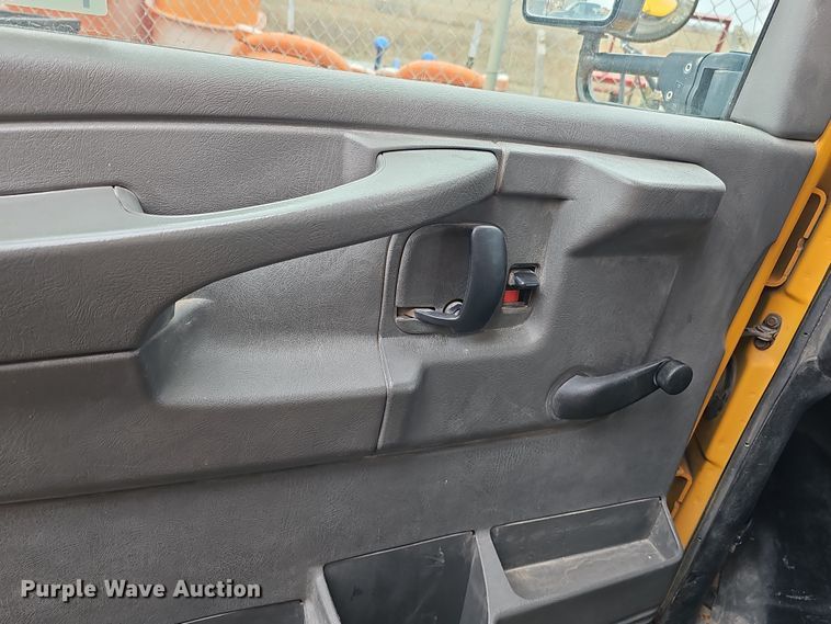 image for item DQ8550 2009 Chevrolet CG33803  school bus