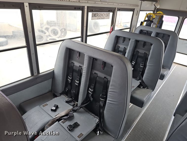 image for item DQ8550 2009 Chevrolet CG33803  school bus