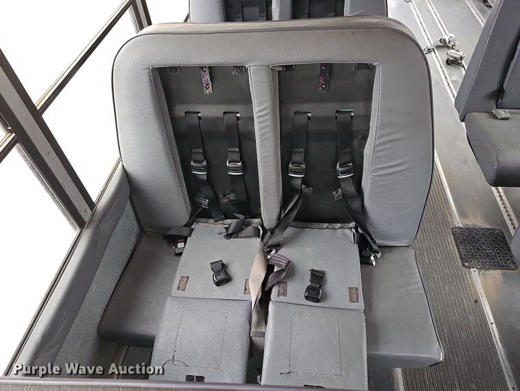 image for item DQ8550 2009 Chevrolet CG33803  school bus