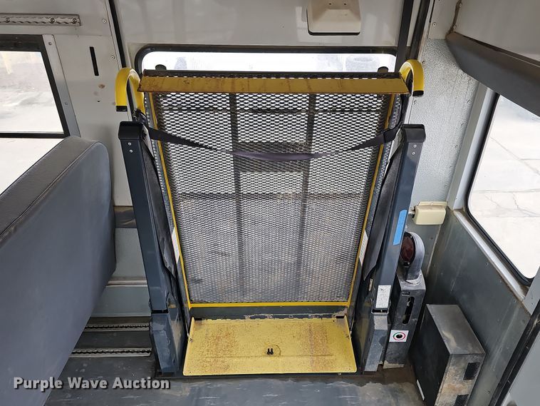 image for item DQ8550 2009 Chevrolet CG33803  school bus