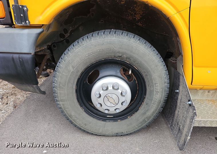 image for item DQ8550 2009 Chevrolet CG33803  school bus