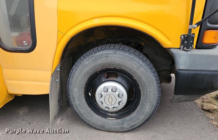 image for item DQ8550 2009 Chevrolet CG33803  school bus