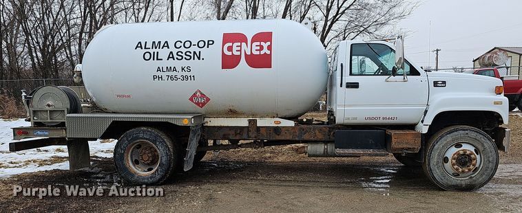 image for item DR5912 2002 Chevrolet C7500  propane delivery truck