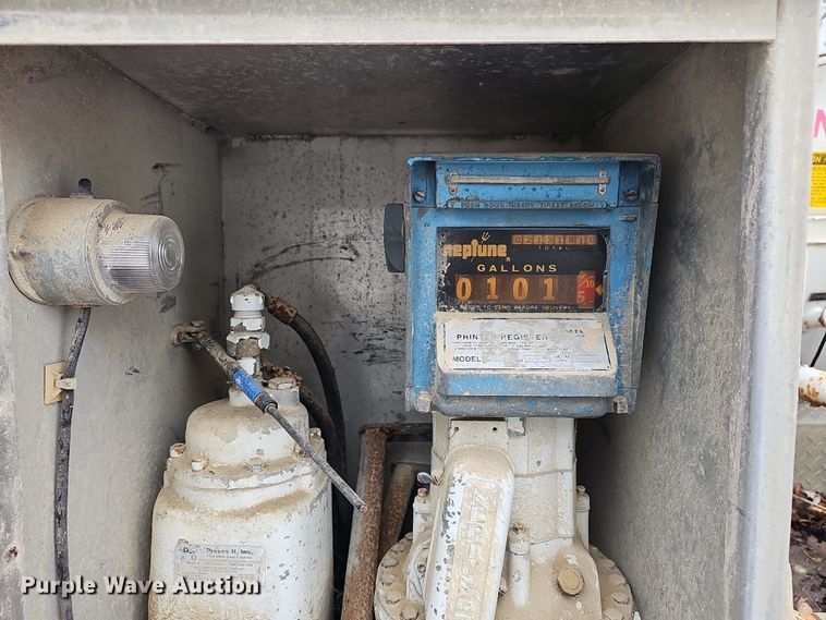 image for item DR5912 2002 Chevrolet C7500  propane delivery truck