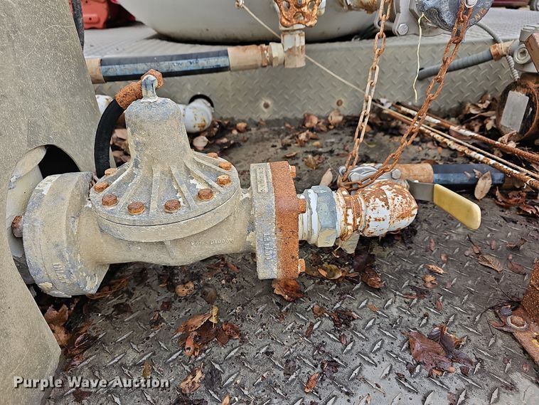 image for item DR5912 2002 Chevrolet C7500  propane delivery truck