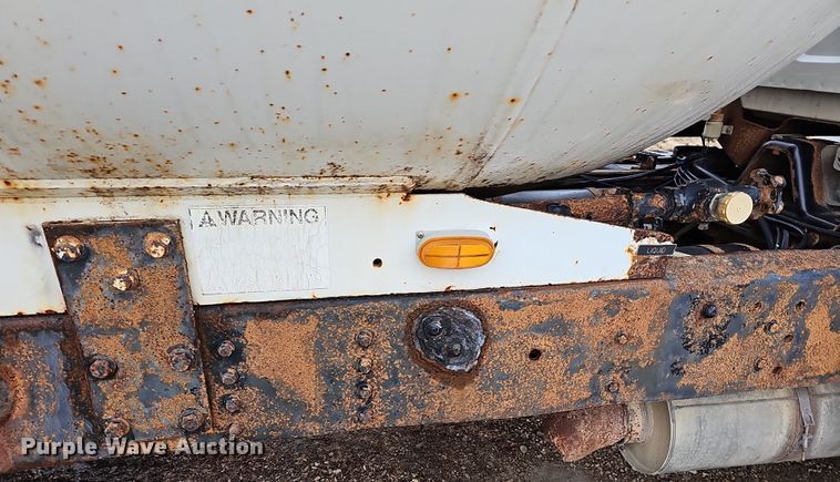 image for item DR5912 2002 Chevrolet C7500  propane delivery truck