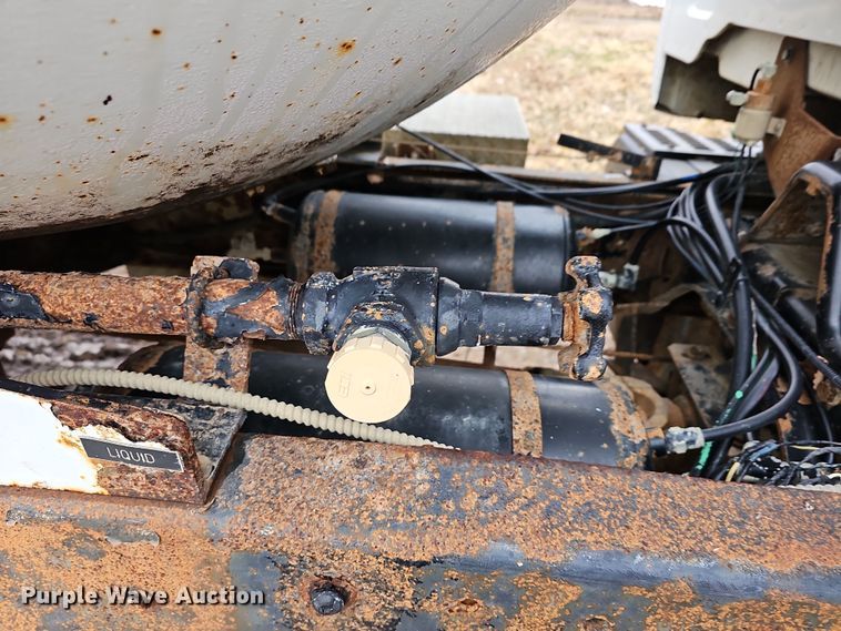 image for item DR5912 2002 Chevrolet C7500  propane delivery truck