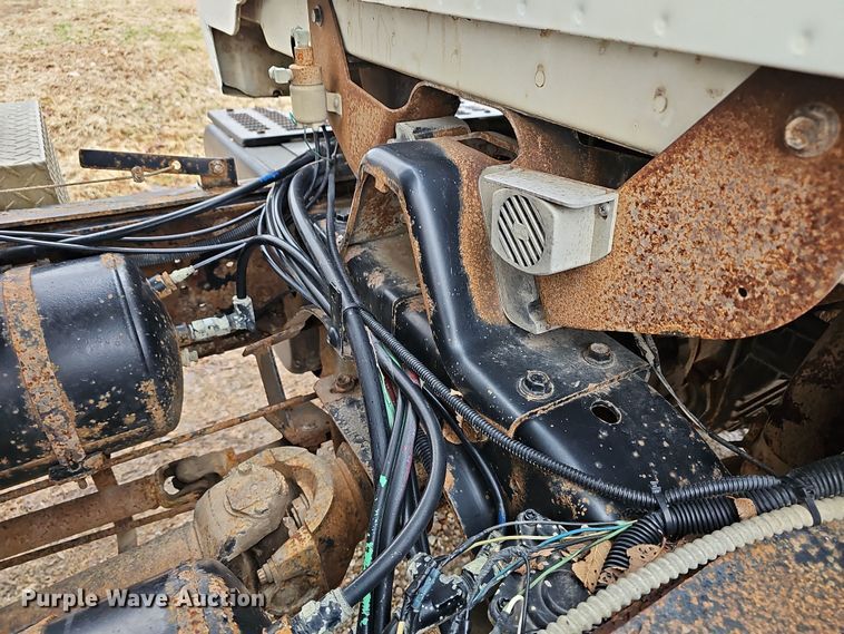 image for item DR5912 2002 Chevrolet C7500  propane delivery truck