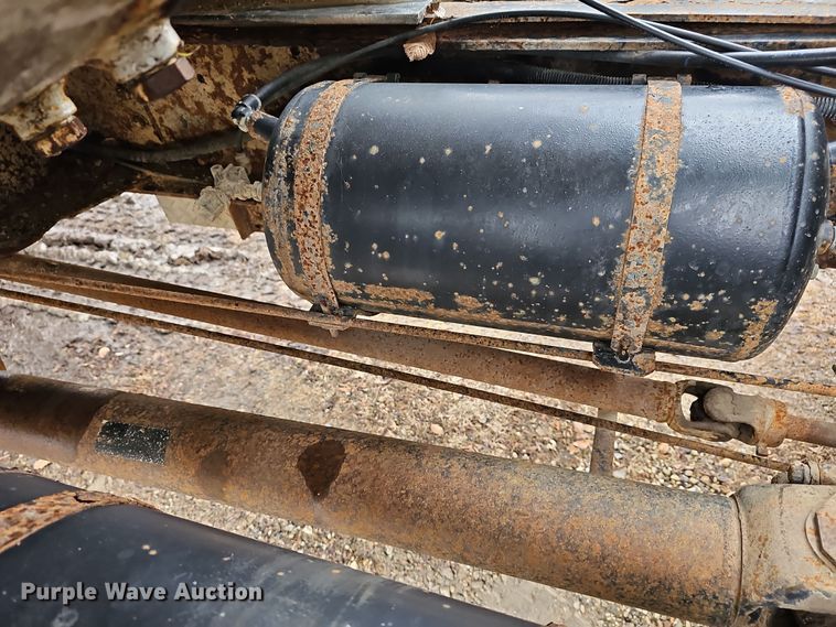 image for item DR5912 2002 Chevrolet C7500  propane delivery truck