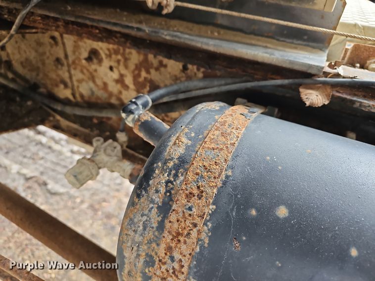 image for item DR5912 2002 Chevrolet C7500  propane delivery truck