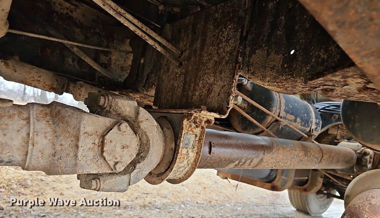 image for item DR5912 2002 Chevrolet C7500  propane delivery truck