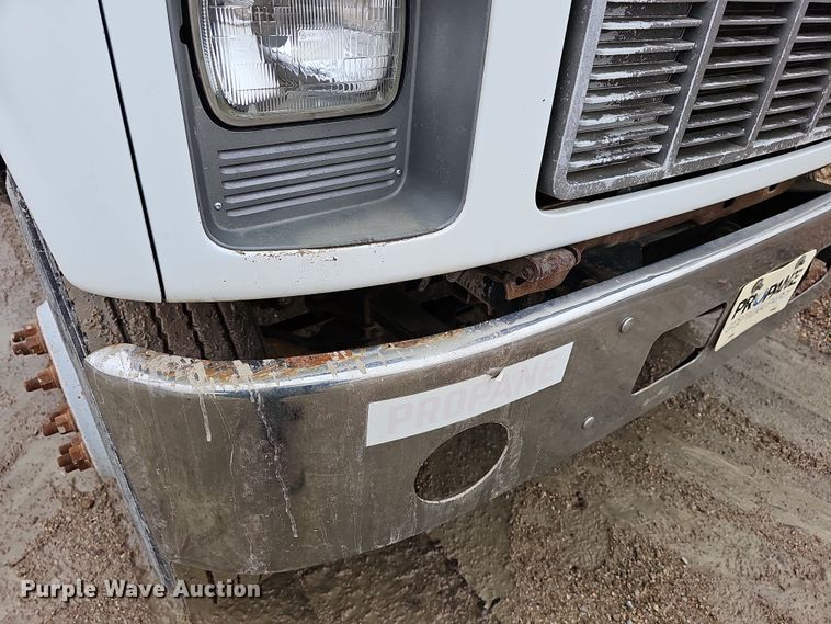 image for item DR5912 2002 Chevrolet C7500  propane delivery truck