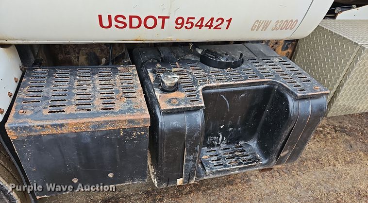 image for item DR5912 2002 Chevrolet C7500  propane delivery truck