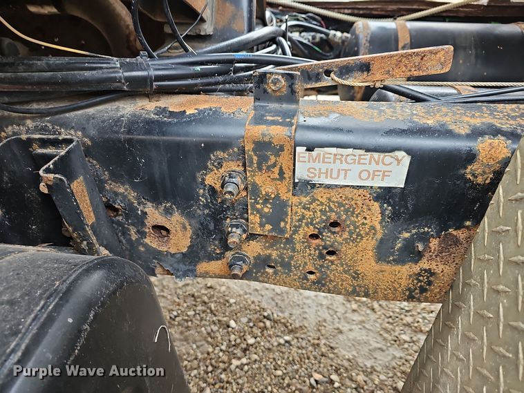 image for item DR5912 2002 Chevrolet C7500  propane delivery truck