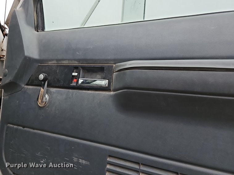 image for item DR5912 2002 Chevrolet C7500  propane delivery truck