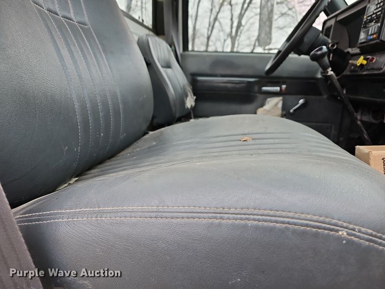 image for item DR5912 2002 Chevrolet C7500  propane delivery truck