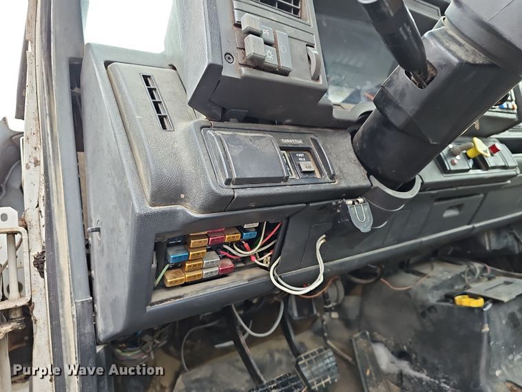 image for item DR5912 2002 Chevrolet C7500  propane delivery truck