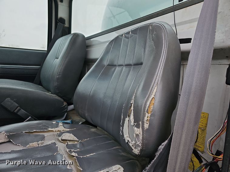 image for item DR5912 2002 Chevrolet C7500  propane delivery truck