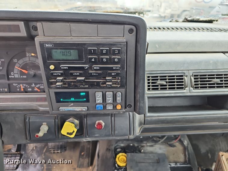 image for item DR5912 2002 Chevrolet C7500  propane delivery truck