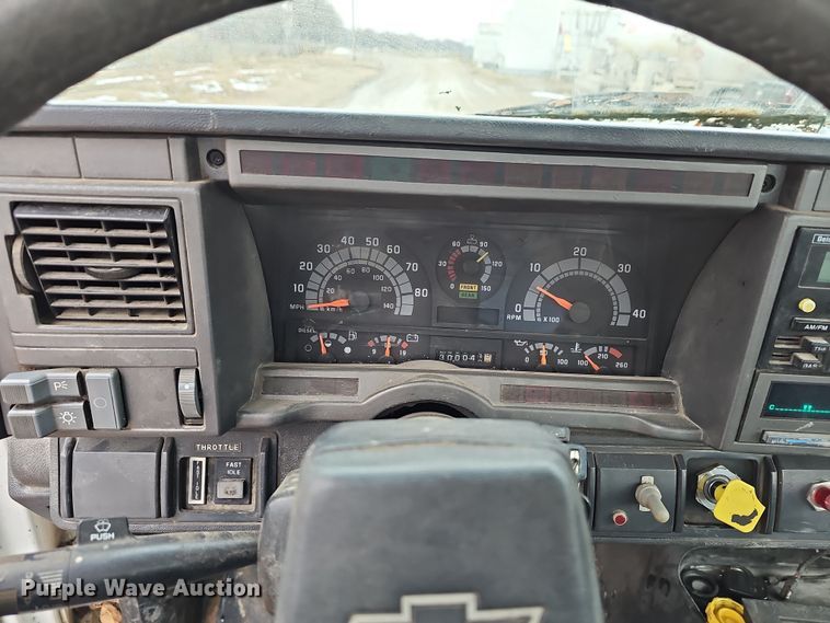 image for item DR5912 2002 Chevrolet C7500  propane delivery truck