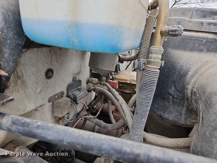 image for item DR5912 2002 Chevrolet C7500  propane delivery truck