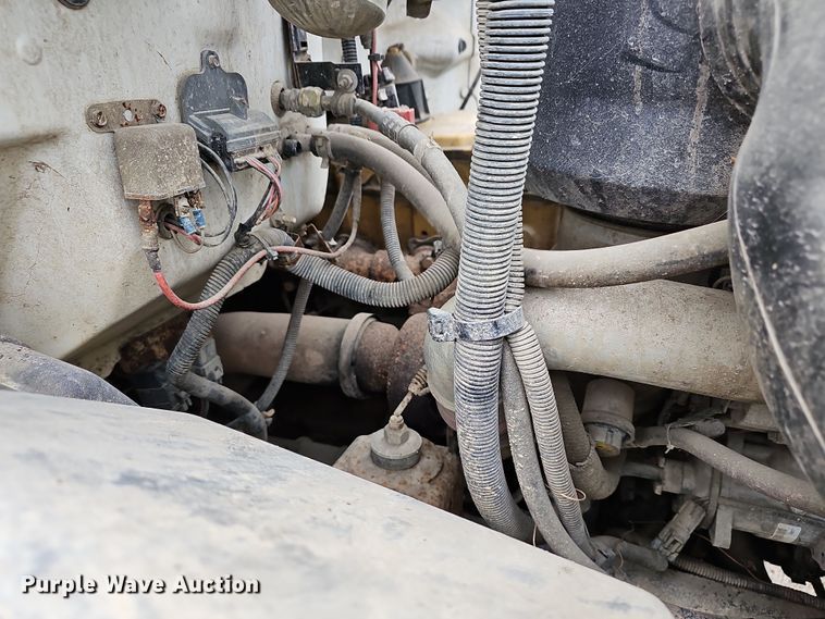 image for item DR5912 2002 Chevrolet C7500  propane delivery truck