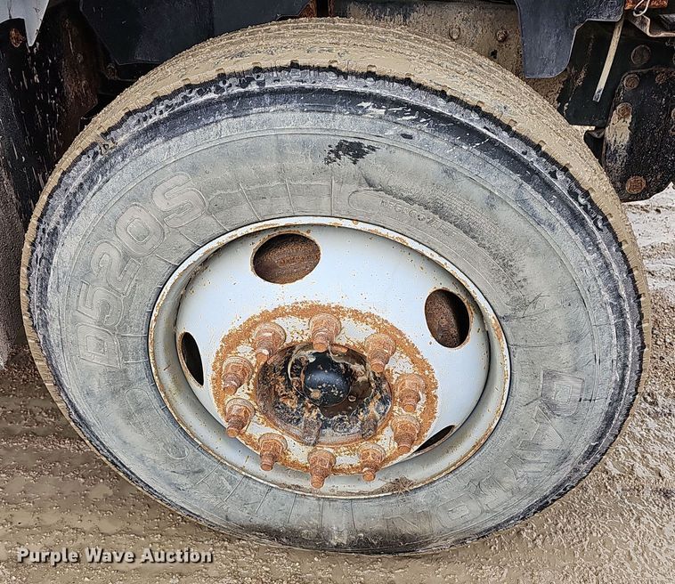 image for item DR5912 2002 Chevrolet C7500  propane delivery truck