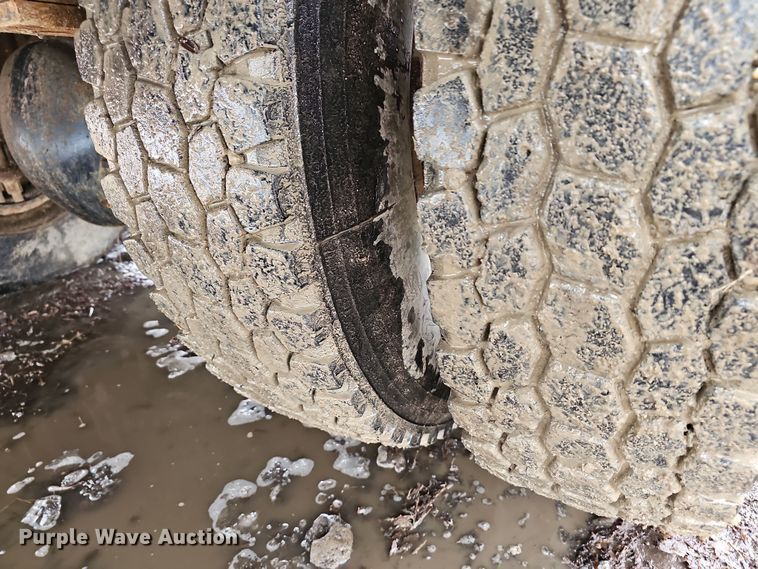 image for item DR5912 2002 Chevrolet C7500  propane delivery truck