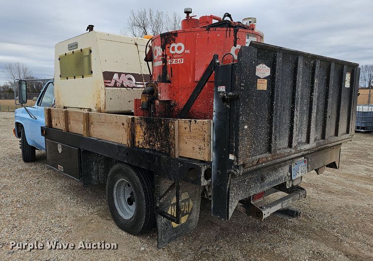 image for item DR5920 1989 Chevrolet 3500  flatbed pickup truck