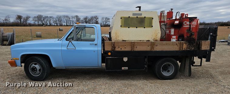 image for item DR5920 1989 Chevrolet 3500  flatbed pickup truck