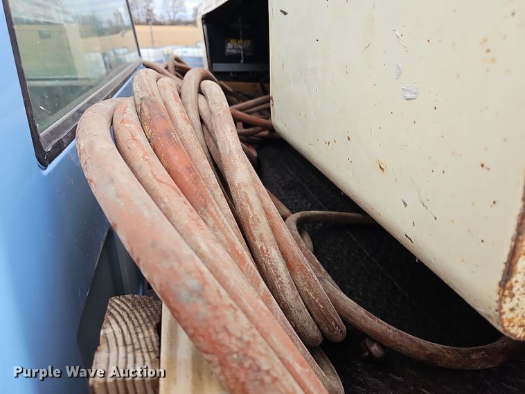 image for item DR5920 1989 Chevrolet 3500  flatbed pickup truck