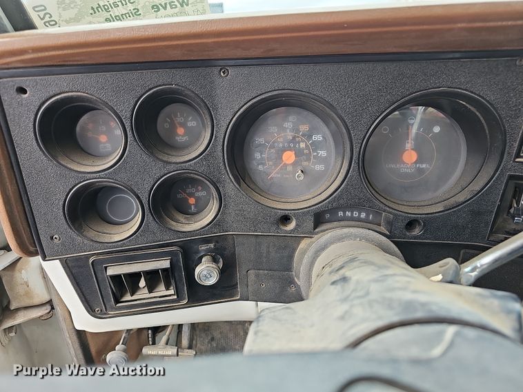 image for item DR5920 1989 Chevrolet 3500  flatbed pickup truck