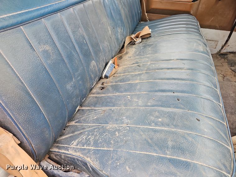 image for item DR5920 1989 Chevrolet 3500  flatbed pickup truck