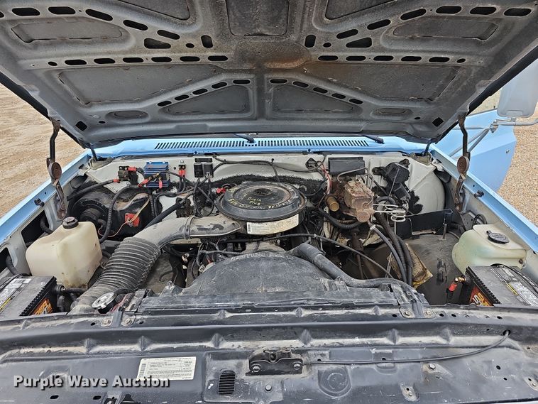 image for item DR5920 1989 Chevrolet 3500  flatbed pickup truck