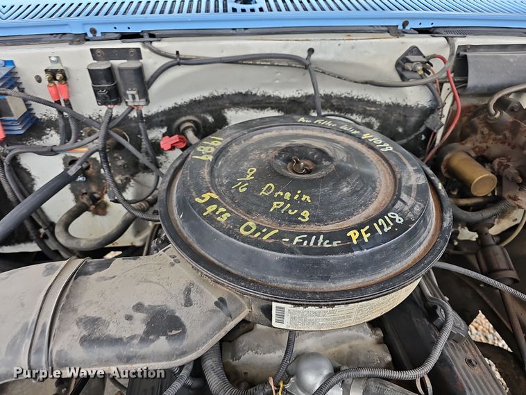 image for item DR5920 1989 Chevrolet 3500  flatbed pickup truck