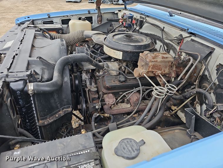 image for item DR5920 1989 Chevrolet 3500  flatbed pickup truck