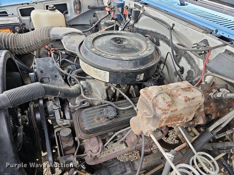 image for item DR5920 1989 Chevrolet 3500  flatbed pickup truck