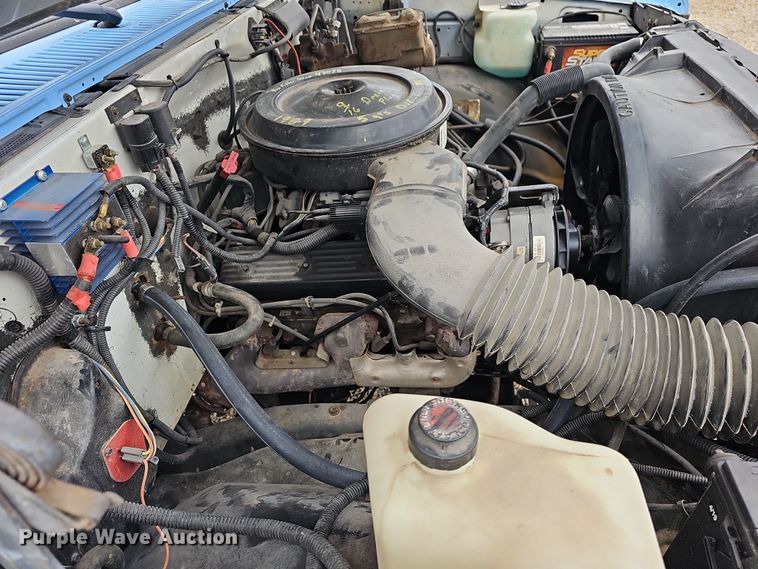 image for item DR5920 1989 Chevrolet 3500  flatbed pickup truck