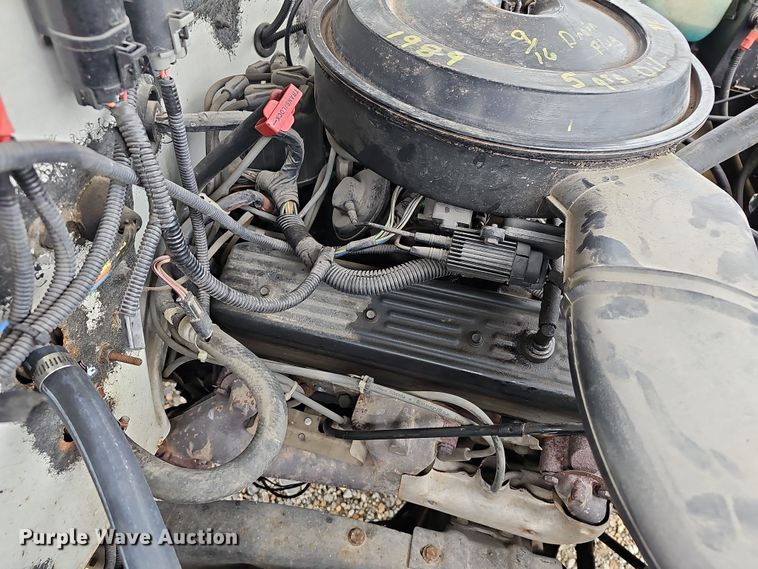 image for item DR5920 1989 Chevrolet 3500  flatbed pickup truck