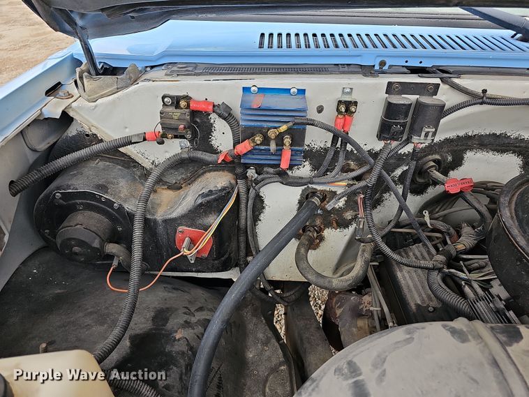 image for item DR5920 1989 Chevrolet 3500  flatbed pickup truck