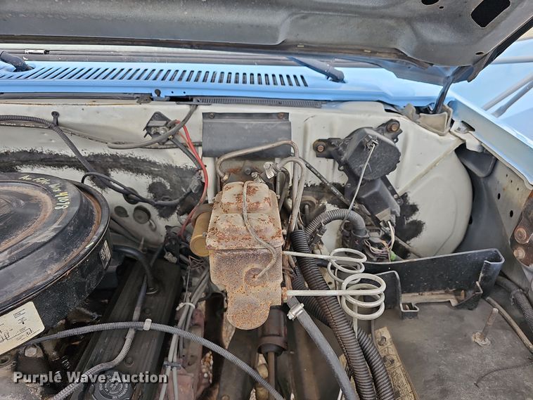 image for item DR5920 1989 Chevrolet 3500  flatbed pickup truck