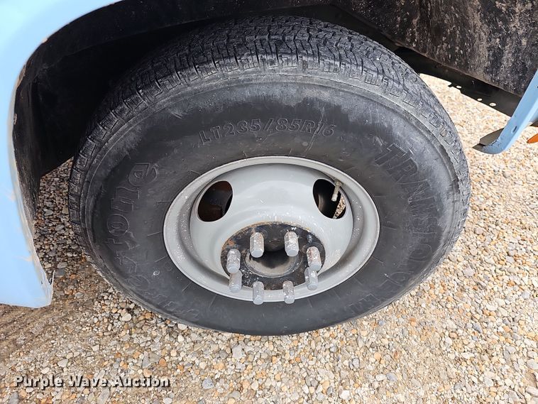 image for item DR5920 1989 Chevrolet 3500  flatbed pickup truck