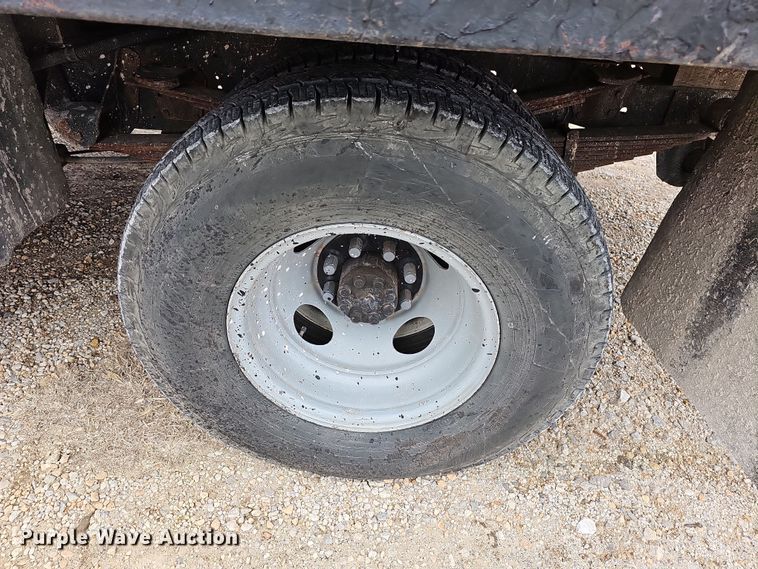 image for item DR5920 1989 Chevrolet 3500  flatbed pickup truck
