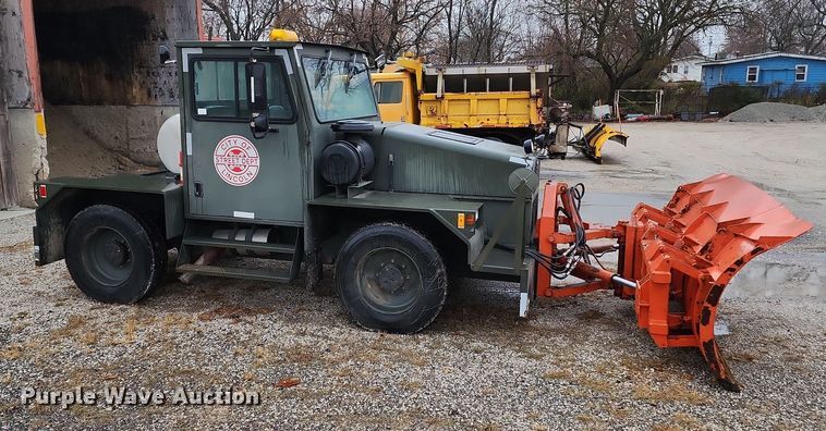 image for item DR7789 1999 Entwistle Company MB-4  tug