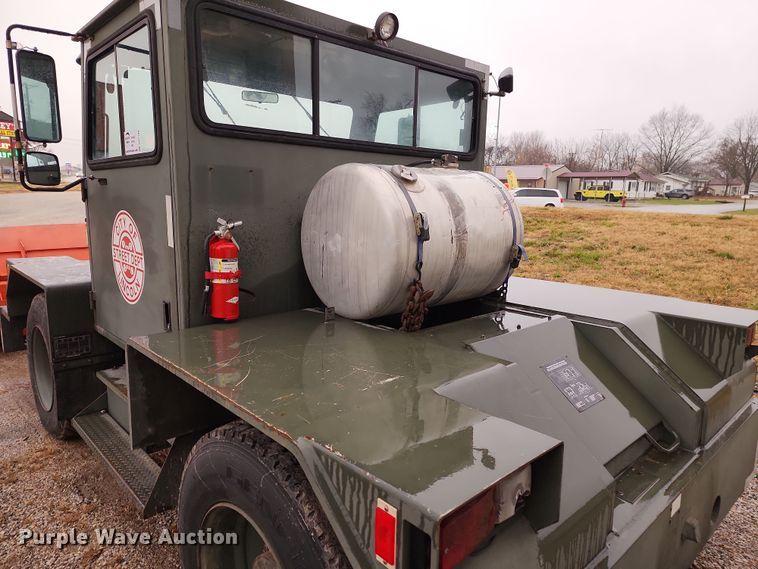 image for item DR7789 1999 Entwistle Company MB-4  tug