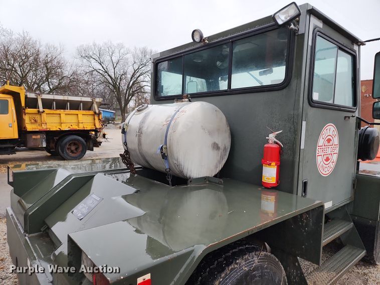 image for item DR7789 1999 Entwistle Company MB-4  tug