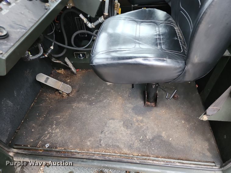 image for item DR7789 1999 Entwistle Company MB-4  tug